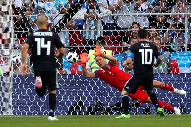 ARGENTINA VS. ISLANDIA  / ALBERTO ESTÉVEZ