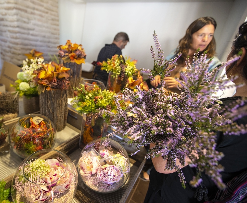 El Consorcio acierta con su Mercado de Flores en San Lucas | Noticias La  Tribuna de Toledo