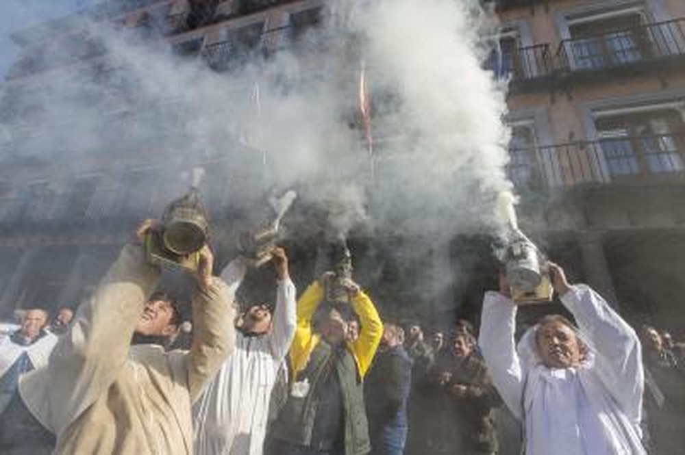 Miles de agricultores y ganaderos salen a la calle para certificar que están al límite.  / YOLANDA LANCHA