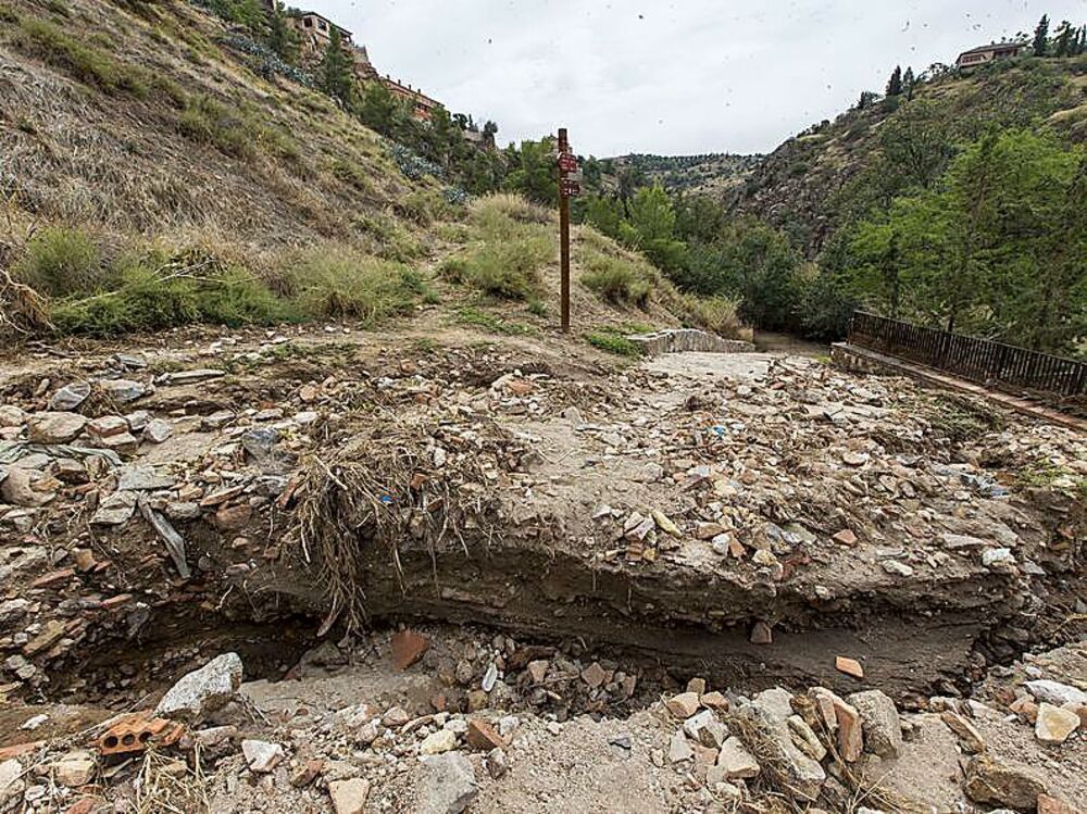 Senda ecológica sigue cerrada por riesgo de desprendimientos