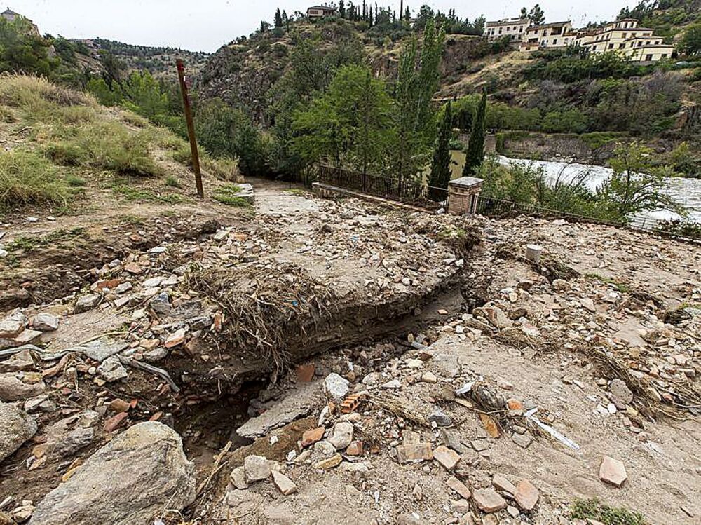 Senda ecológica sigue cerrada por riesgo de desprendimientos