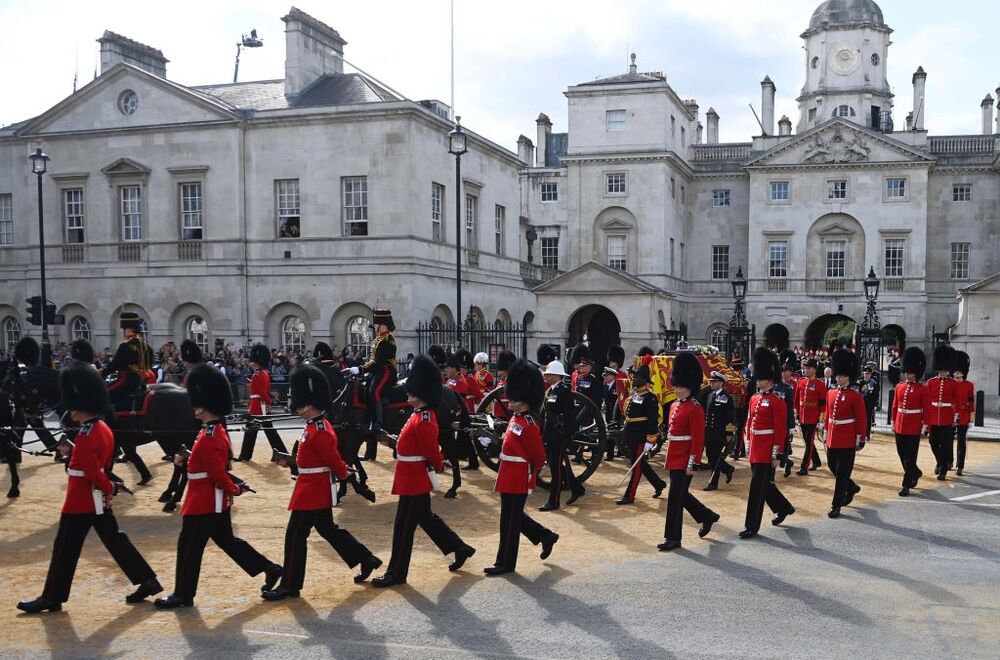 Procession of late Queen Elizabeth'Äôs coffin to Westminster Hall in London  / NEIL HALL