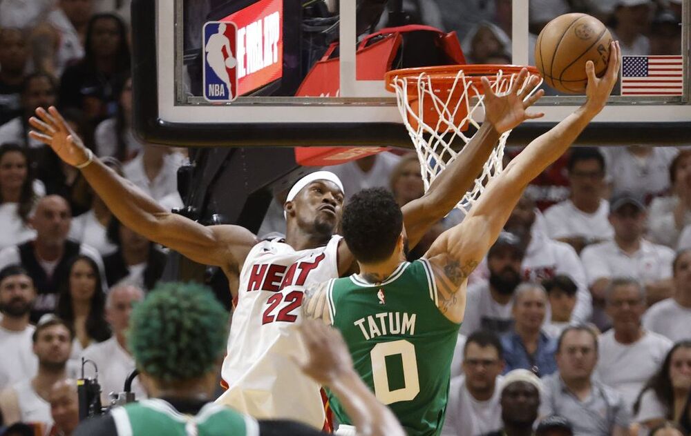 NBA Playoffs Eastern Conference Finals Boston Celtics at Miami Heat  / RHONA WISE