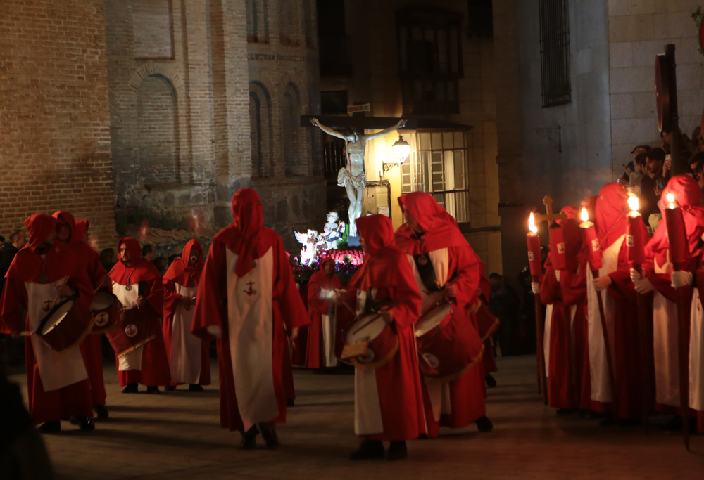 El Cristo de los Ángels encara su el último tramo de su procesión.