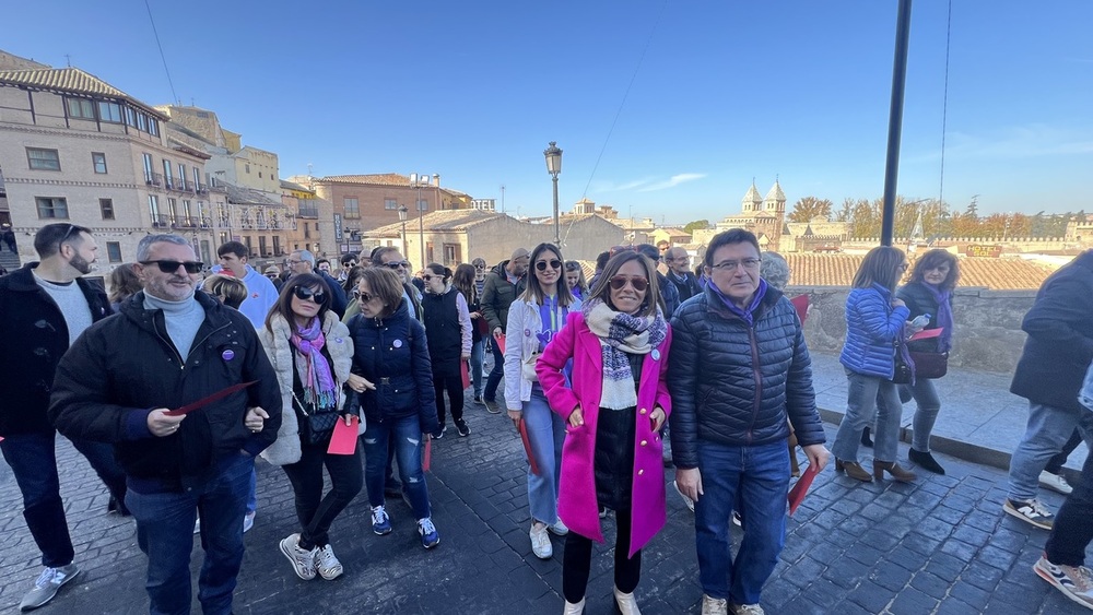 La alcaldesa de Olías del Rey, Charo Navas, junto al concejal socialista Teo García.