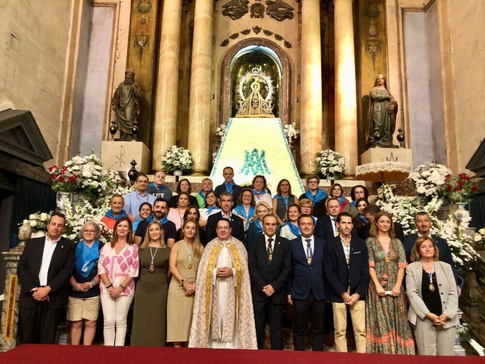 Talavera vuelve a vestir de flores a su Virgen del Prado