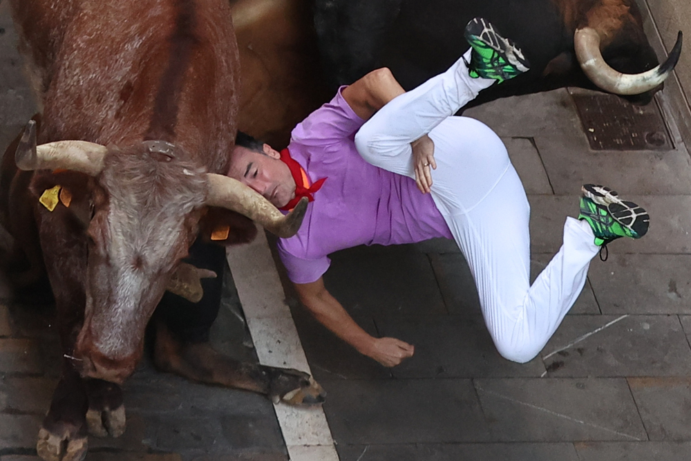 Cuarto encierro de los sanfermines 2023  / EFE