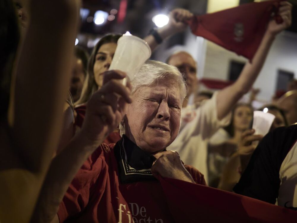 Final de las fiestas de San Fermín 2023 con el cántico ‘Pobre de mí’  / EDUARDO SANZ