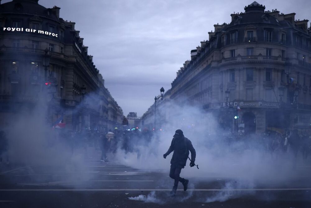 Nationwide strike in France against planned pension reform  / YOAN VALAT