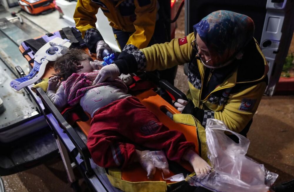 Injured people arrive at a hospital in Hatay following twin earthquakes  / ERDEM SAHIN