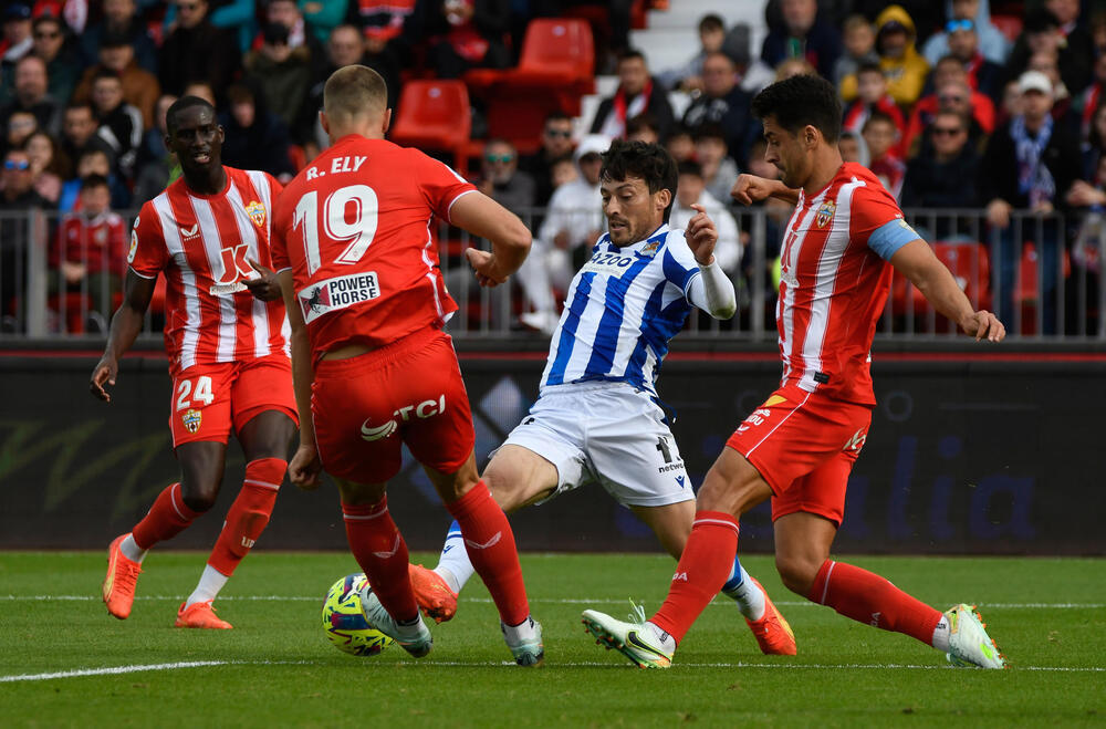 Silva y Sörloth afianzan en 'Champions' a la Real