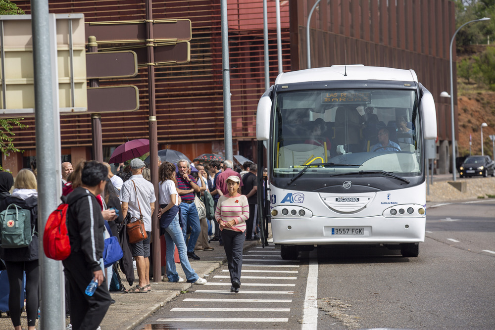 La estación de autobuses ha quedado inundada, pero su servicio funciona con normalidad en la avenida Castilla-La Mancha.