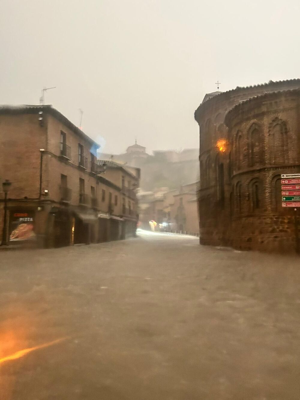 La zona del Arrabal también se rodeó de agua.