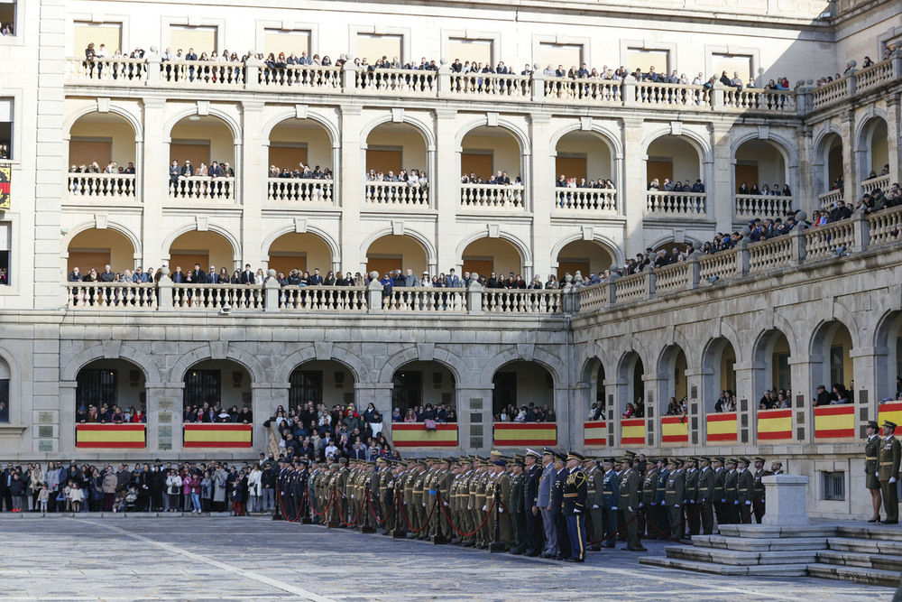 Escámez preside los actos de la Inmaculada en la Academia