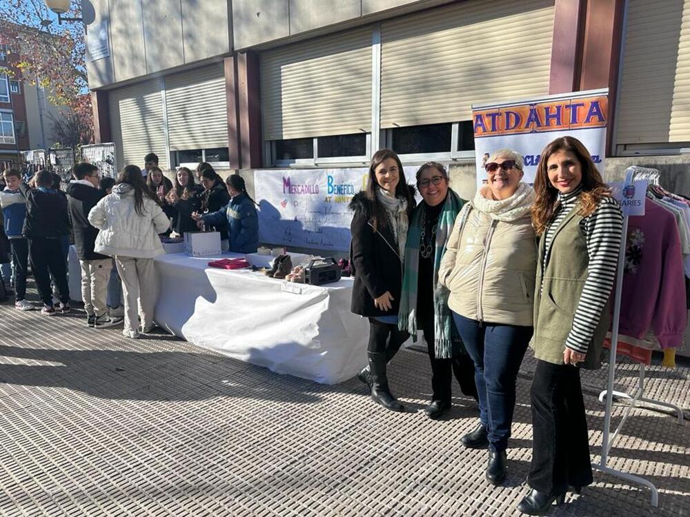 Autonomía y colaboración en el mercadillo del IES Herrera