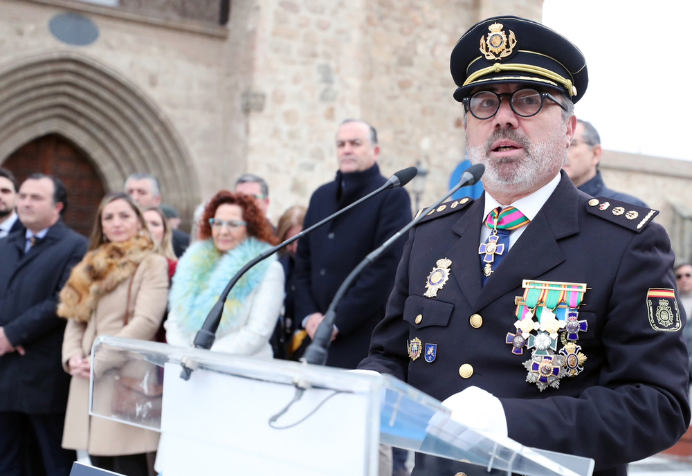 Gregorio ensalza dos siglos de éxitos de la Policía Nacional