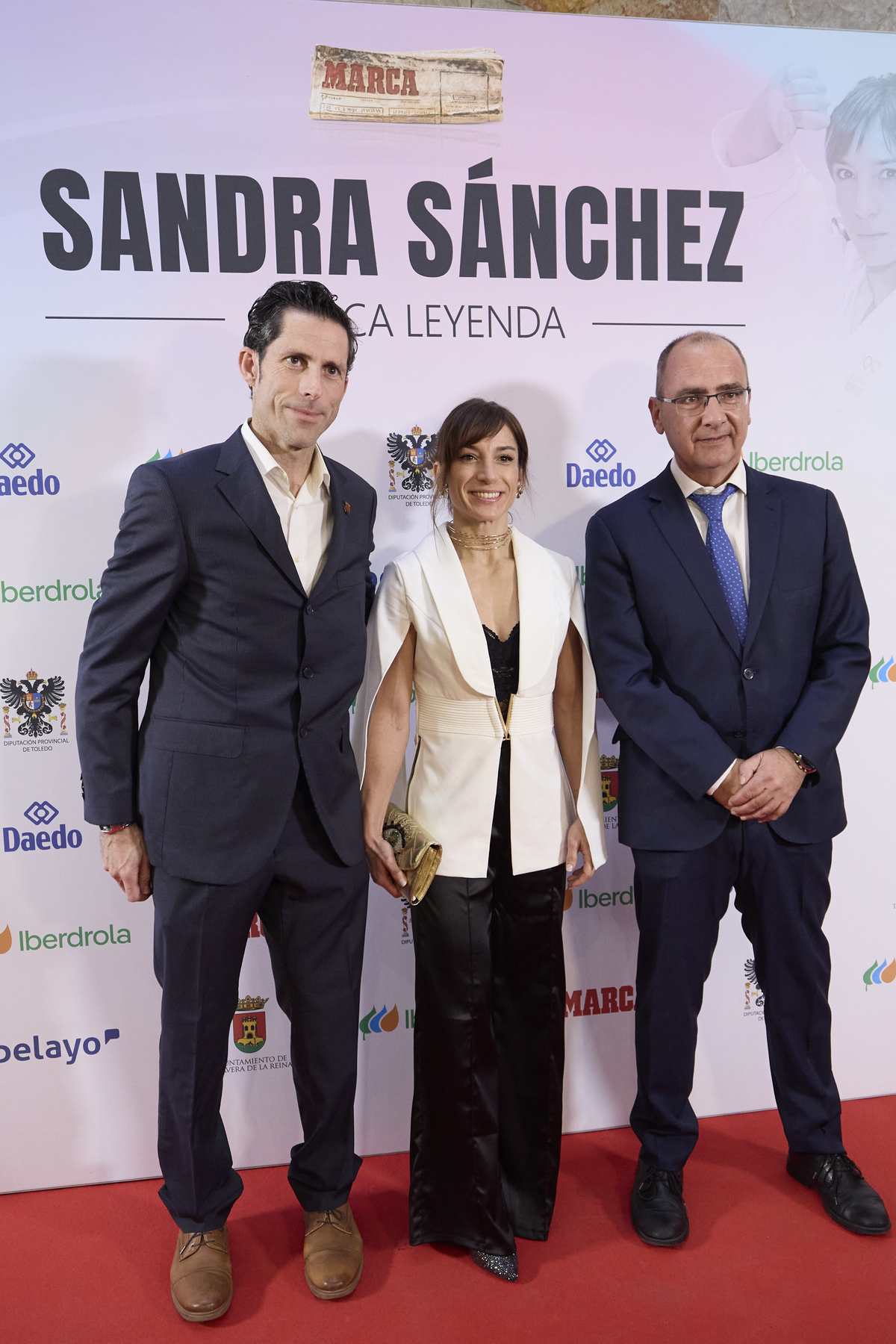 El concejal de Deportes, Antonio Núñez, Sandra Sánchez, y el director de Marca, Juan Ignacio Gallardo.  / MANU REINO