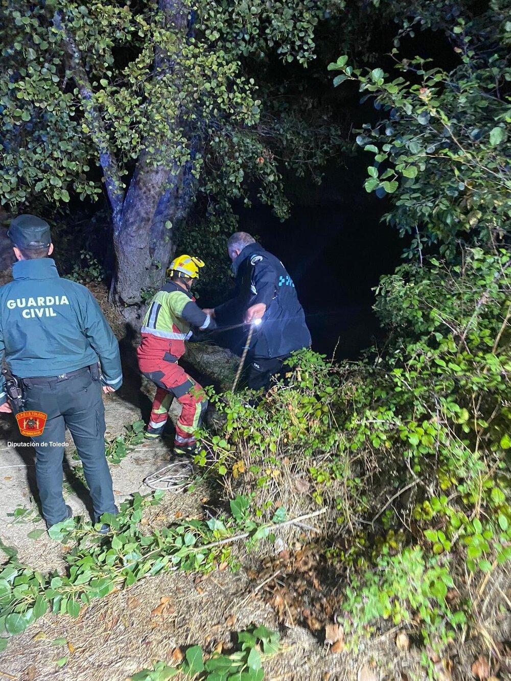 Un hombre herido tras precipitarse al río Alberche