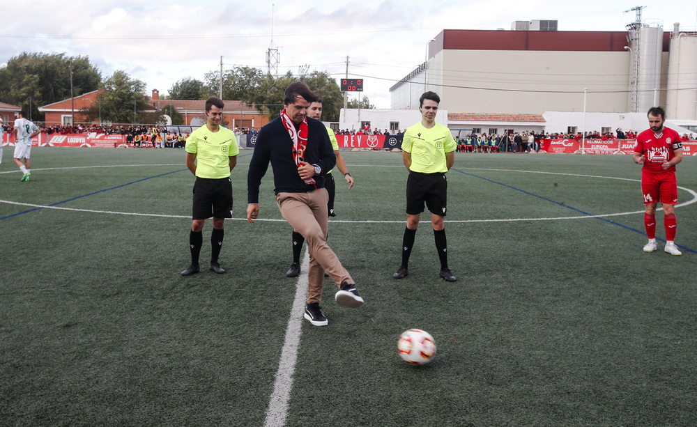 Fernando Morientes realizó el saque de honor