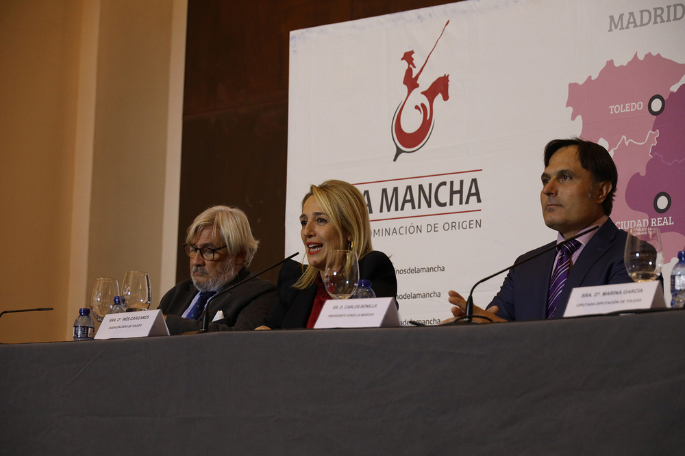 La DO La Mancha entrega 13 premios en su acto ‘Vino y Cultura'