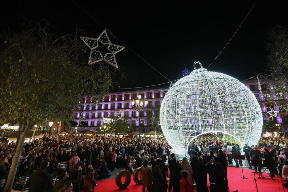 Toledo ya luce su color navideño