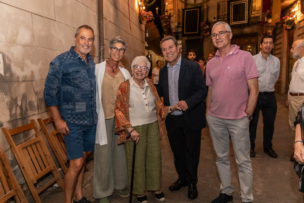 Page realiza el recorrido nocturno del Corpus de Toledo