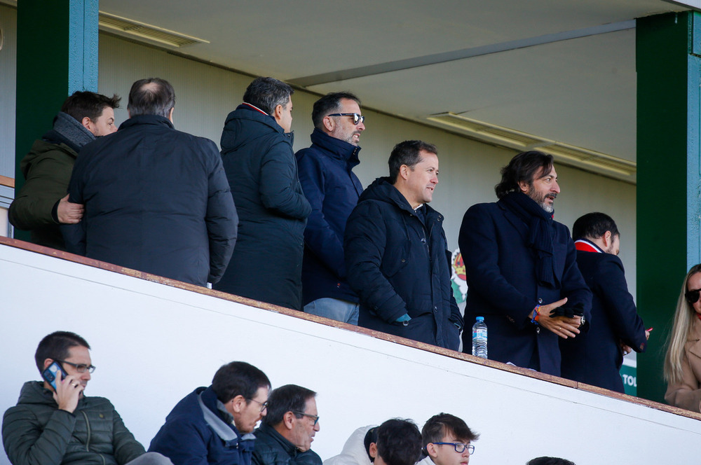 El alcalde de Toledo, Carlos Velázquez, presenció el encuentro.