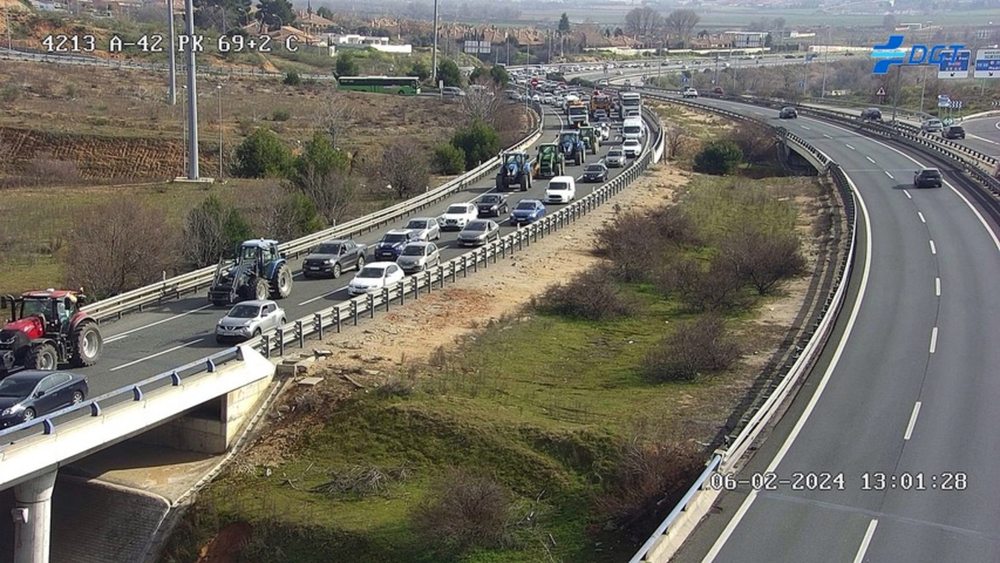 Cámara de la Dirección General de Tráfico situada en el punto kilómetro 69,250 de la autovía A-42, poco después de las 13.00 horas. 