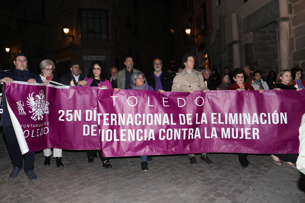 Dos marchas simultáneas dividen la lucha en favor de la mujer