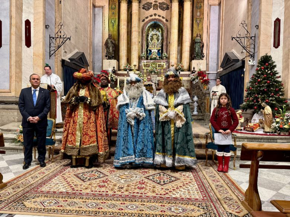 Los Reyes Magos recibidos en la Basílica del Prado