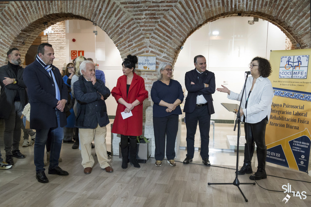 El alcalde de Talavera asistió a la inauguración de la muestra.