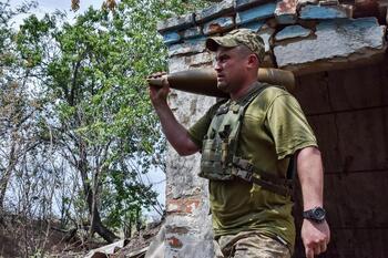 Ucrania lanza nuevos ataques sobre instalaciones militares