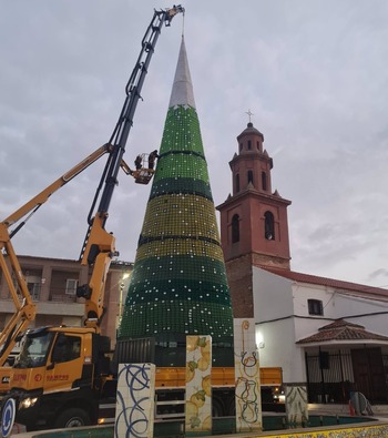 Cazalegas felicita la Navidad con un récord guinness