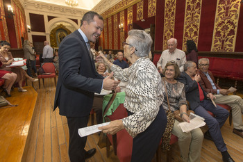 Los mayores piden más personal y una mejora de sus instalacion