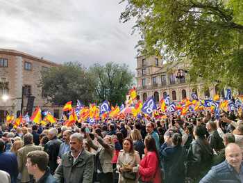 Así está el ambiente en el acto del PP contra la Amnistía