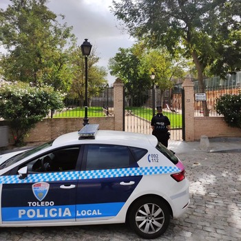 El Ayuntamiento cierra cinco parques por lluvia y viento