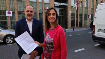 PSOE denuncia a Vox por usar el Ayuntamiento «como su cortijo»