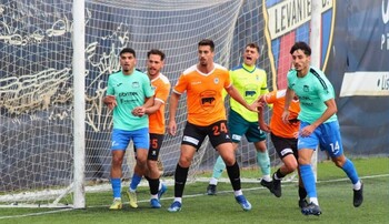 El CD Cazalegas se impone con nueve en el derbi al Villacañas