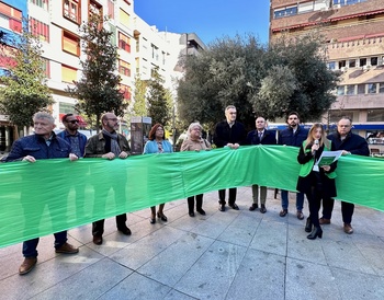 AECC forma un lazo humano por el Día Mundial Contra el Cáncer