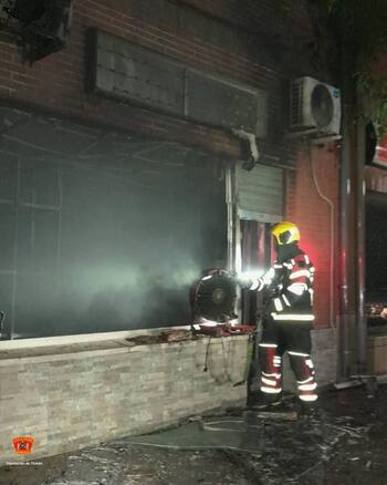 27 desalojados en un incendio de madrugada en Pantoja