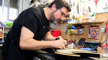 Luthier, el oficio clásico sin título oficial moderno