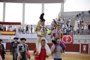 Javier Cortés y Esaú abren la puerta grande en Villacañas