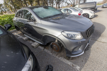 Se busca sitio a los coches saqueados de Mas del Ribero