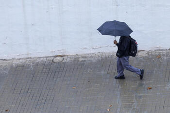 Desactivan el aviso rojo en Valencia aunque seguirá lloviendo