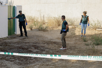 Hallan un cuchillo con restos cerca de la casa del detenido