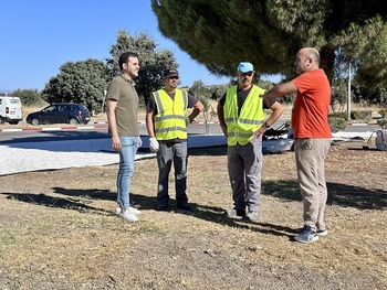 Cuadrillas del Plan de Empleo arreglan el polígono Torrehierro