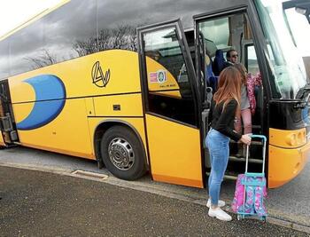 Rutas de transporte escolar de la comarca suman 2 autocares