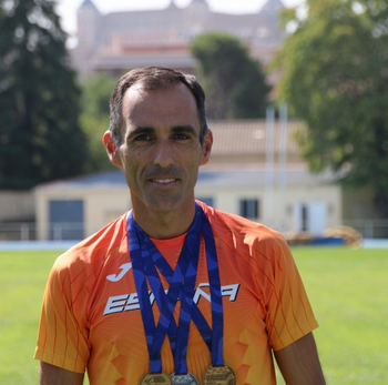 El máster de las 13 medallas internacionales