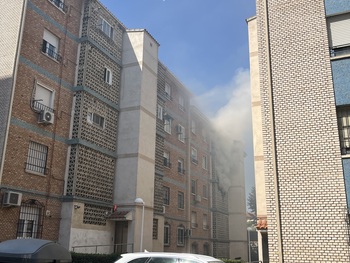 Un incendio en una cocina obliga a desalojar un edificio