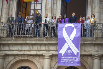 25N, nuevo enfrentamiento entre PSOE y Gobierno por la Mujer